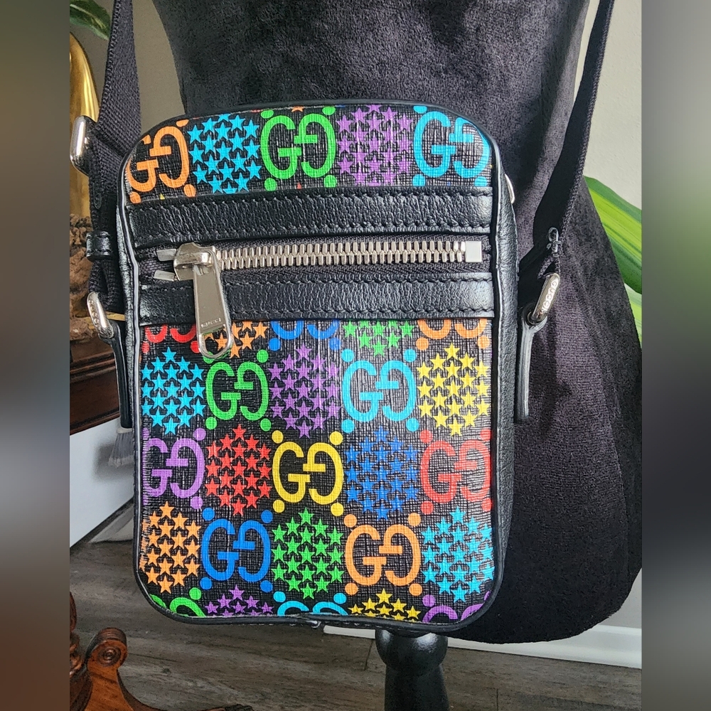 Authentic Gucci GG Supreme Crossbody Bag